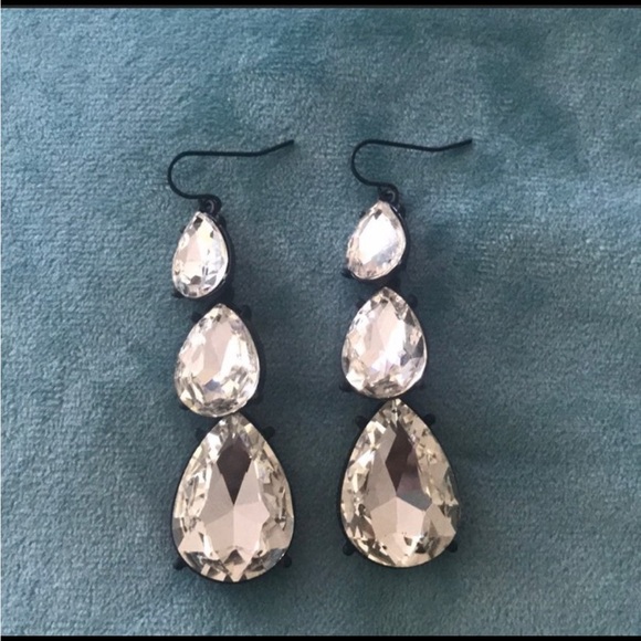 Traci Lynn Jewelry - Dangly earrings